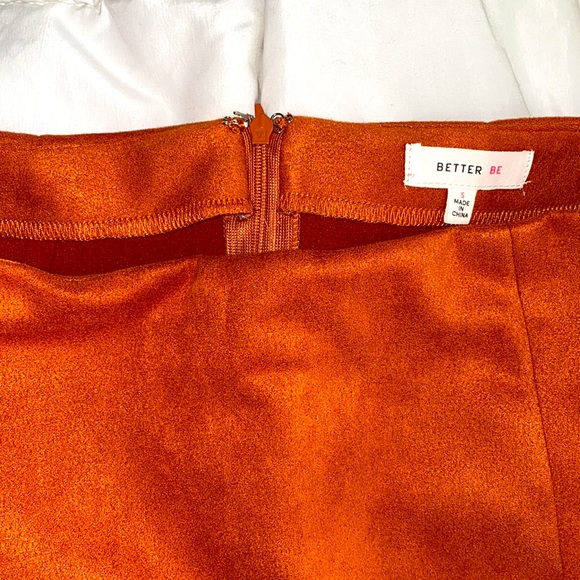 Better Be Rust color suede skirt - Picture 4 of 6